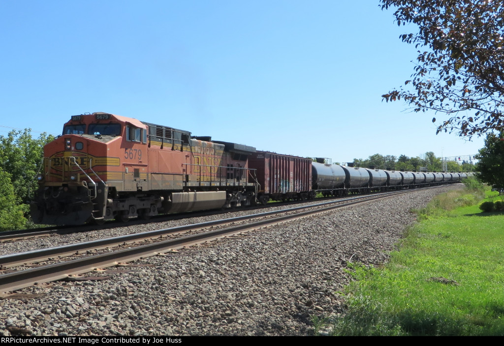 BNSF 5679 DPU